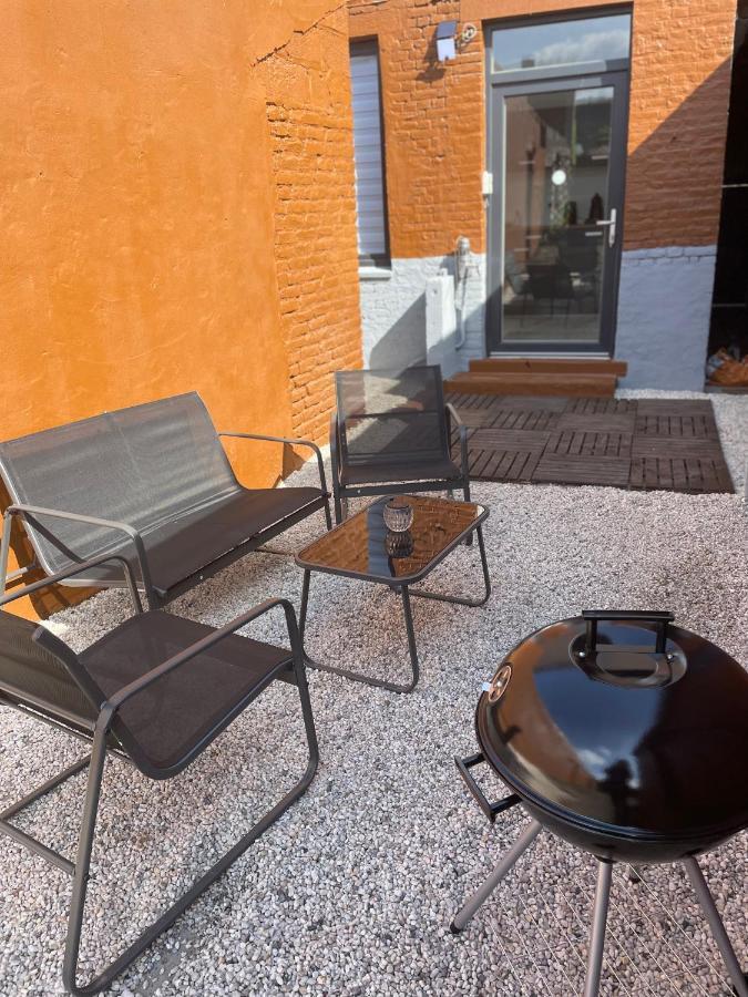 Maison Proche Du Centre Ville De La Gare L Aeroport De Charleroi Exterior foto